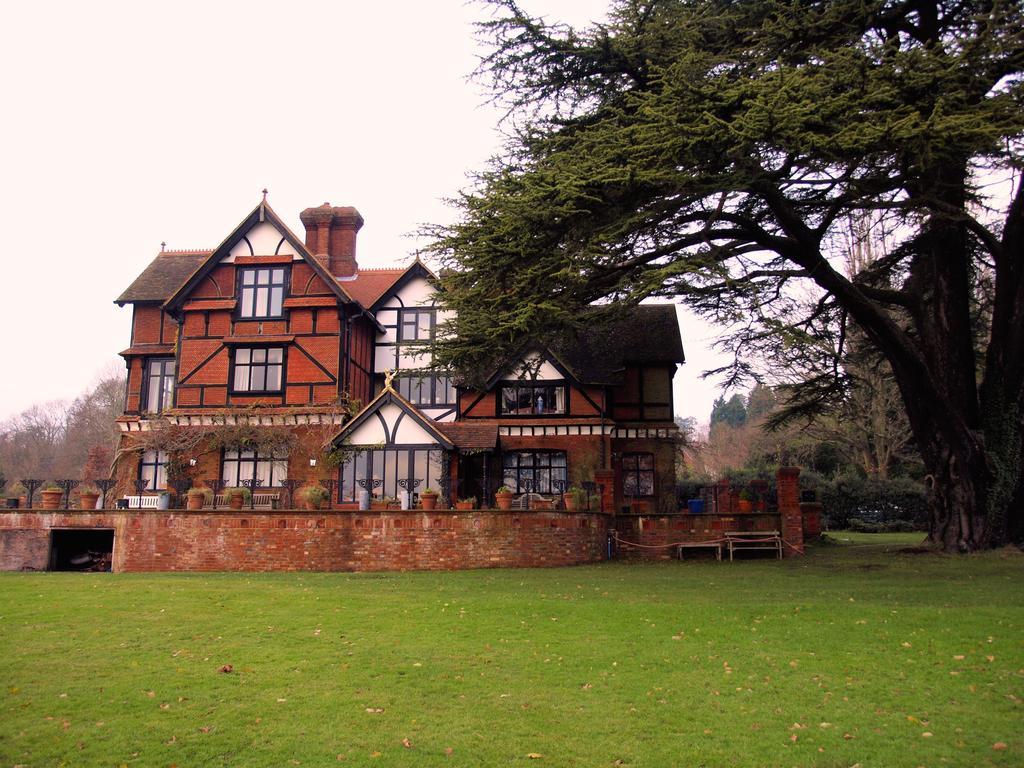 Bed and Breakfast Hambledon House à Godalming Extérieur photo